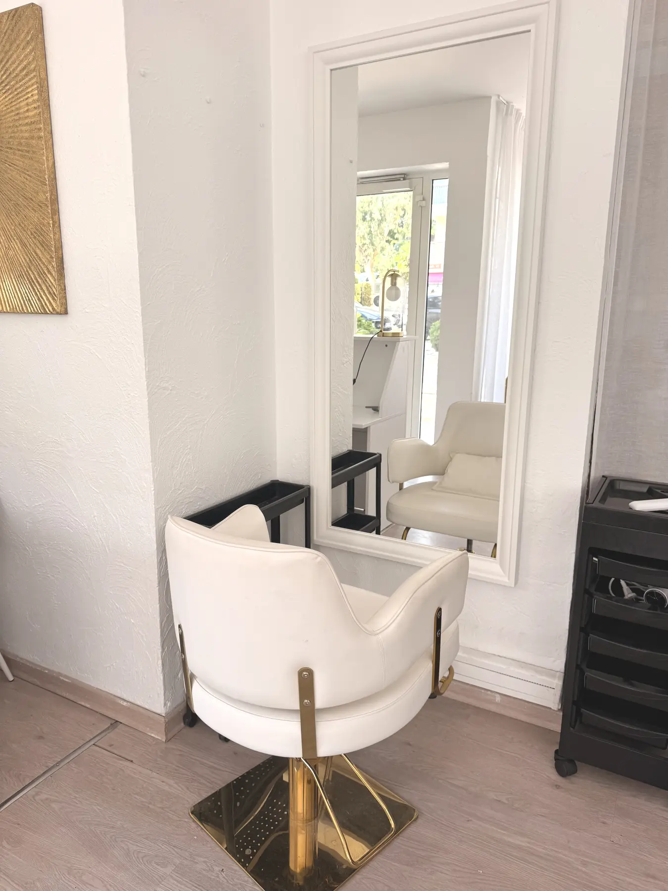 Bac à shampoing aménagé dans un salon à Cannes