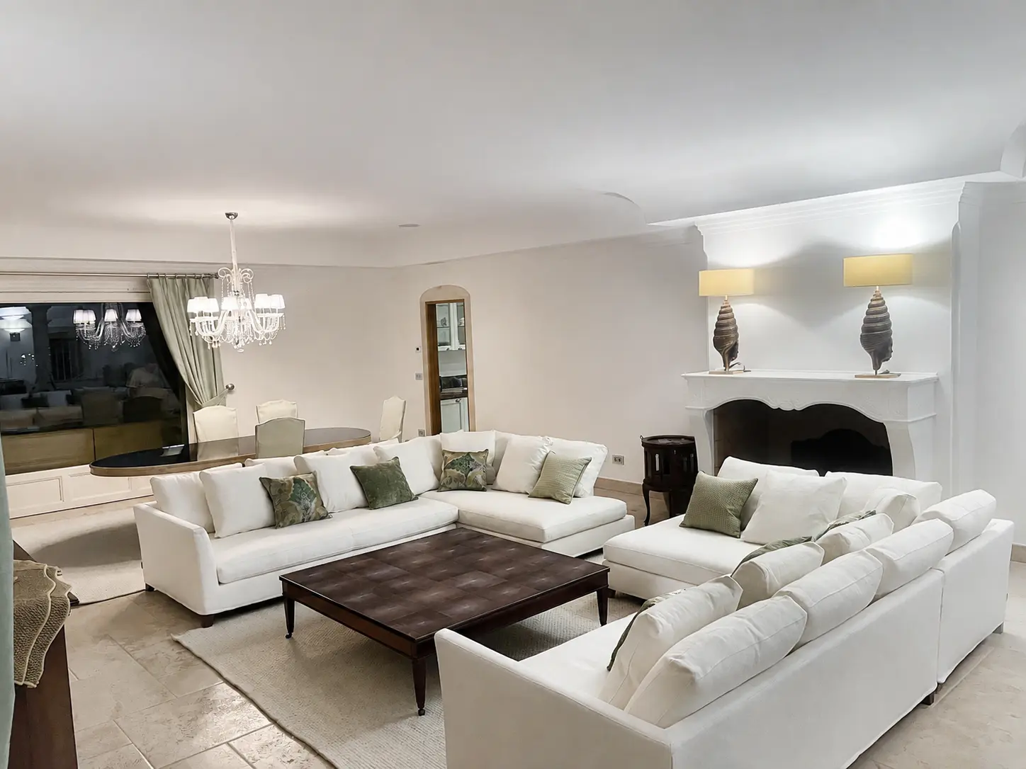 Salon rénové dans une maison sur la Côte d’Azur